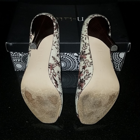 Embroidered Peep Toe Heels - Picture 4 of 4